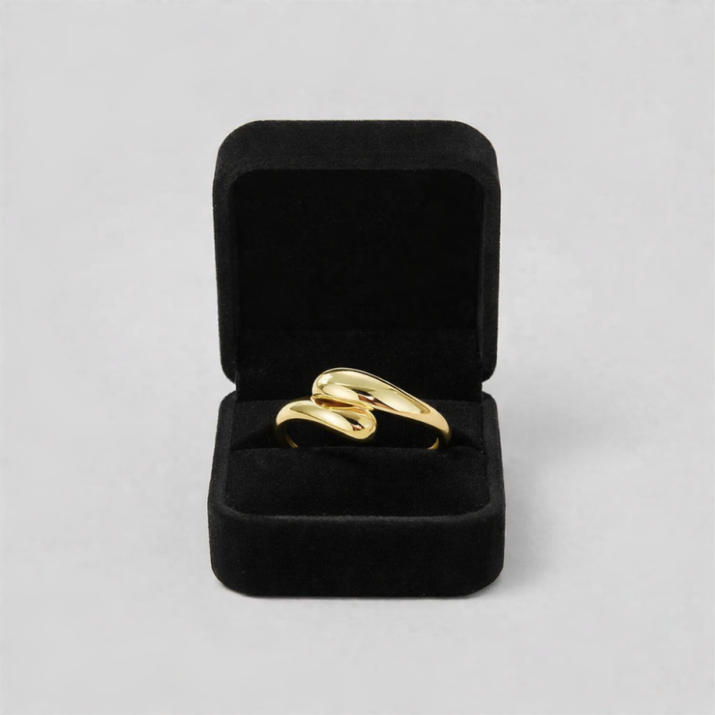 Пръстен с капка