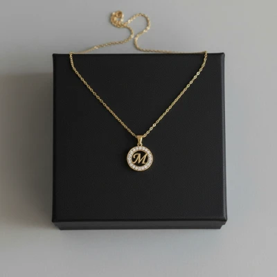 Персонализирано колие с инициала