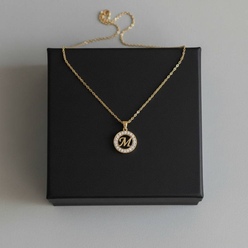 Персонализирано колие с инициала