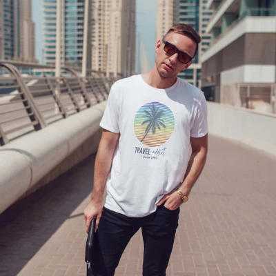 Персонализирана мъжка тениска - Пристрастен към пътуванията