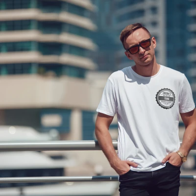 Персонализирана тениска за ергенско парти - Пиещият екип