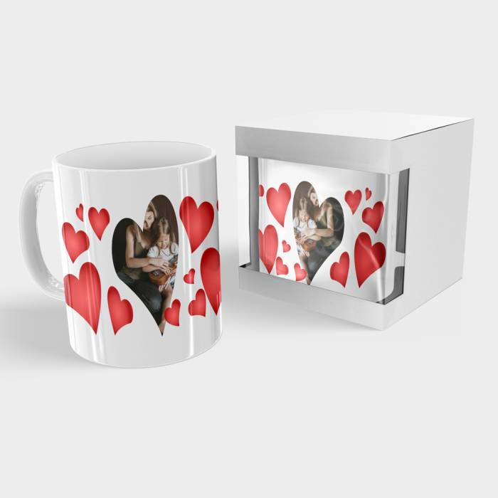 Персонализирана чаша със сърца